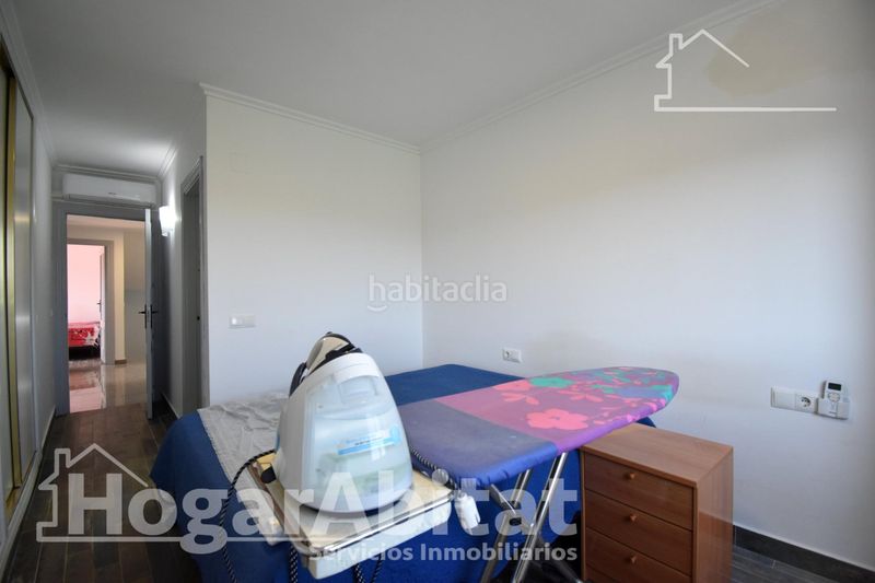 Foto 51b4c502-7791-4731-a479-68ec0c76c4a1. Casa adossada amb aparcament a Guardamar