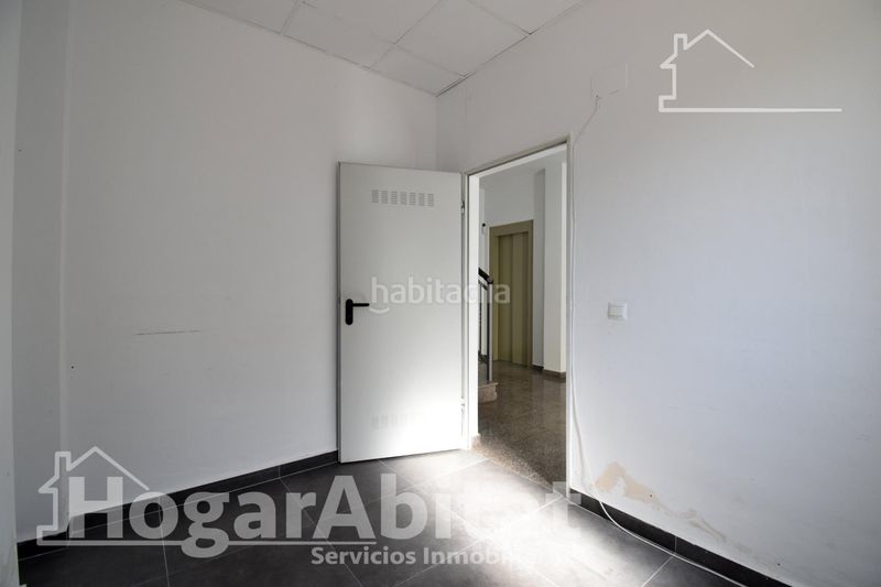Foto a15c2f57-7cc2-47e0-8f8a-1fff41d0fd28. Casa adossada amb aparcament a Guardamar