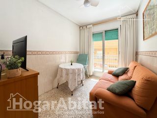 Appartement  Calle castello. Semireformado amplio y luminoso con terraza y balcón en paterna