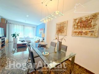 Flat  Calle enric valor. Reformado y amplio con garaje y trastero