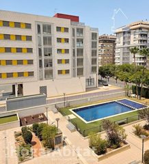 Pis  Calle rio danubio. Muy amplio y exterior en residencial con garaje, terraza y pisci