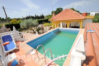Xalet  Calle alfareros. Maravilloso chalet con piscina, garaje, barbacoa y un impresiona