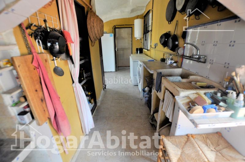 Foto a0d8d762-4d2d-4772-8560-94a521f47604. Xalet amb calefacció aparcament piscina a Los Felipes-Corral de Carmelo Chiva