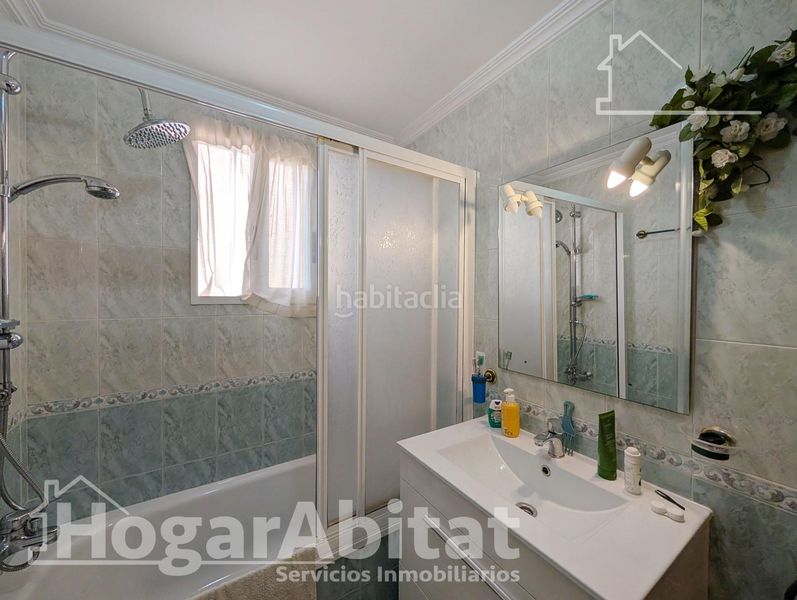 Foto 578c398d-50b7-40f1-9ec1-89df00b77655. Piso playa lisa! exterior y esquinero en residencial con piscina, terraza y garaje en Santa Pola
