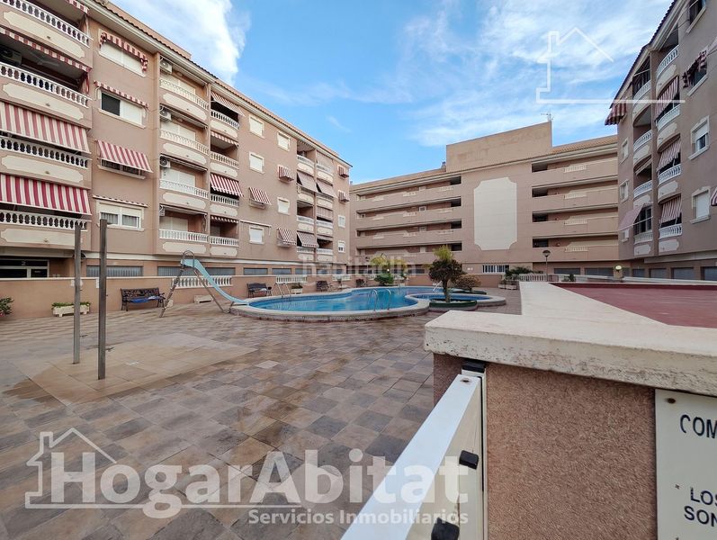 Foto 96a5406c-f40d-4c57-8c47-d616957e6170. Piso playa lisa! exterior y esquinero en residencial con piscina, terraza y garaje en Santa Pola