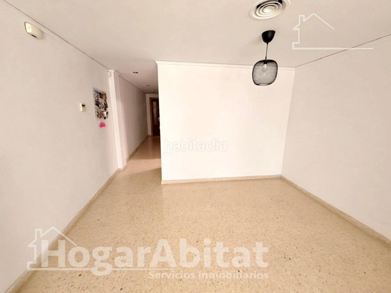 Foto 7a6406bd-4961-4a95-8070-25988f657a54. Pis amb calefacció aparcament a Monserrat