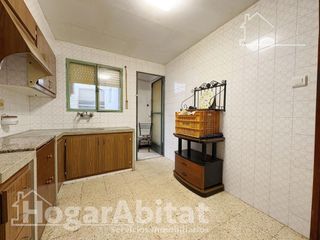 Casa  Calle calvari. Amplia casa para reformar con garaje y terraza en el centro