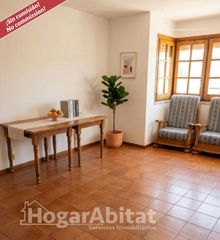 Piso  Avenida robert graupera. Amplio y exterior de cuatro dormitorios y dos balcones en delteb