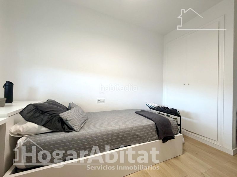 Foto 6d4abdb8-f7a6-4565-84ff-ef8867d641b4. Àtic amb aparcament a Centro Chiva