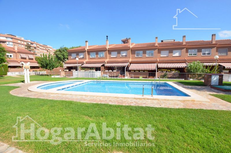 Foto abeb618f-9982-4dc9-a90c-a73f3468c230. Reihenhaus mit heizung parking pool in Parque Lo Torrent Sant Vicent del Raspeig