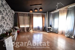 Appartement  Plaza plá de la font. Amplio y económico con balcón en el centro