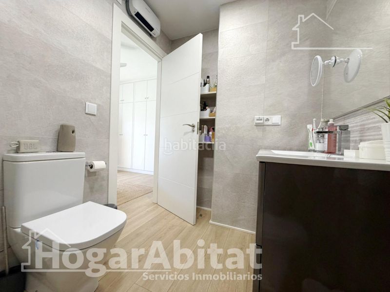 Foto c950dbec-957f-486e-b93b-9acfa3fbafd2. Àtic amb aparcament a Centro Chiva