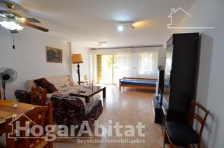 Piso  Calle san bartolomé. En residencial con piscina, garaje y terraza junto a la playa