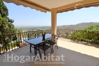 Xalet  Calle serrans. Impresionante chalet con piscina, barbacoa, amplia terraza y gar