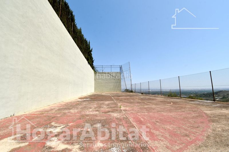 Foto 4addb378-e061-444e-9129-ca98cd5fd209. Chalet with heating parking pool in Cumbres de Calicanto Torrent