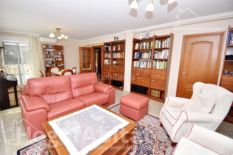Foto 56a4b7c6-dc6b-4b08-936b-96ea20ec90c9. Chalet with heating parking pool in Cumbres de Calicanto Torrent