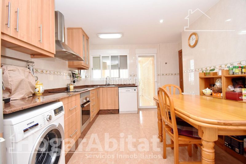 Foto 5ba95dd9-a22a-4873-bf1b-7b4d4ab5cb22. Chalet with heating parking pool in Cumbres de Calicanto Torrent