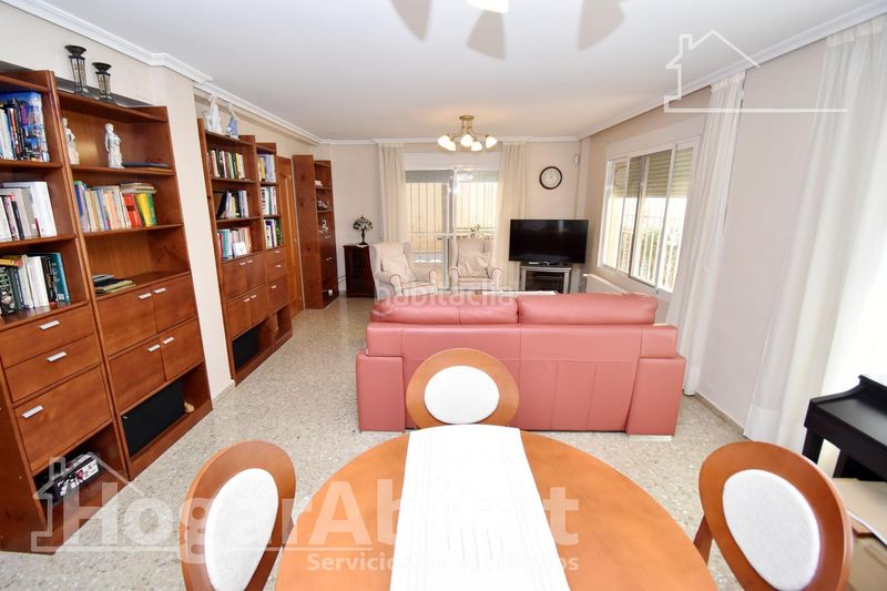 Foto bc2d89c4-2261-4bf4-9015-9a150ade7197. Chalet with heating parking pool in Cumbres de Calicanto Torrent