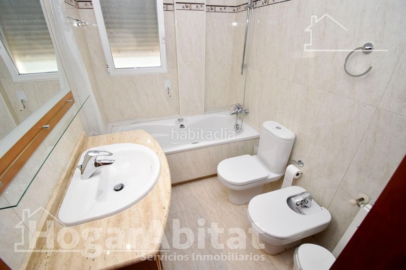 Foto e10c1d2f-4c4c-40cb-ad7c-9af1c66200a1. Chalet with heating parking pool in Cumbres de Calicanto Torrent