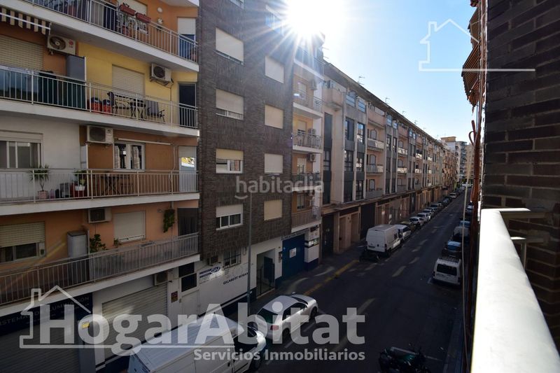 Foto aa79f886-b9da-49ad-938c-a57ec1c7e760. Pis a Corea Gandia
