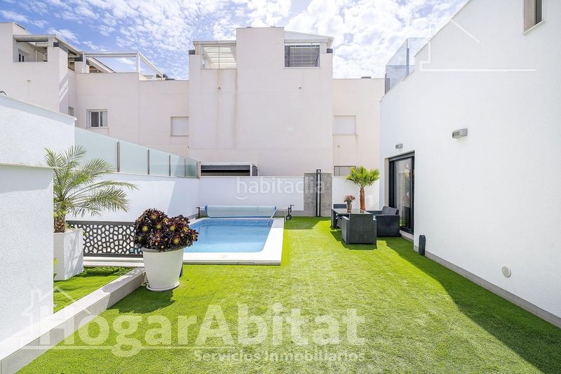 Foto f7905149-37d1-4473-8818-292cbe647089. Xalet amb piscina a Parque Acuático - Sector 25 Torrevieja