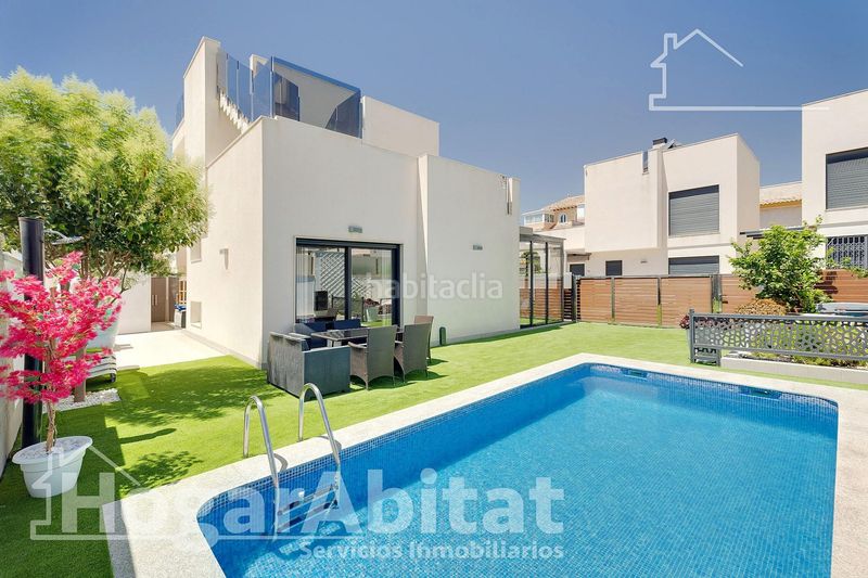 Foto fa4d5178-4580-4b2b-88b8-4279a2e57b8c. Xalet amb piscina a Parque Acuático - Sector 25 Torrevieja