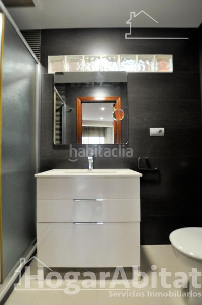 Foto 189f413f-d19d-4cb8-9080-e6206c331161. Casa amb aparcament a Catarroja