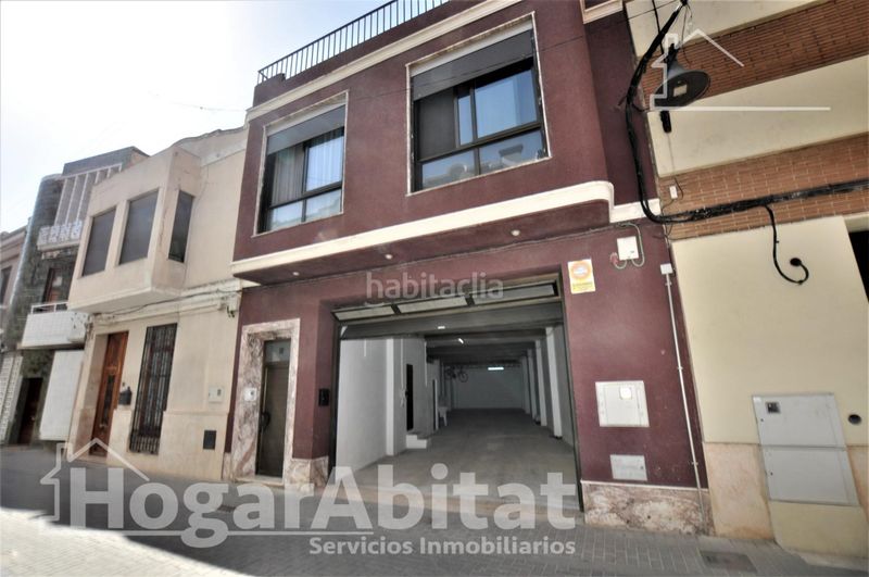 Foto 354eaa0d-bbb3-4e4c-83f8-d6161665b953. Casa amb aparcament a Catarroja