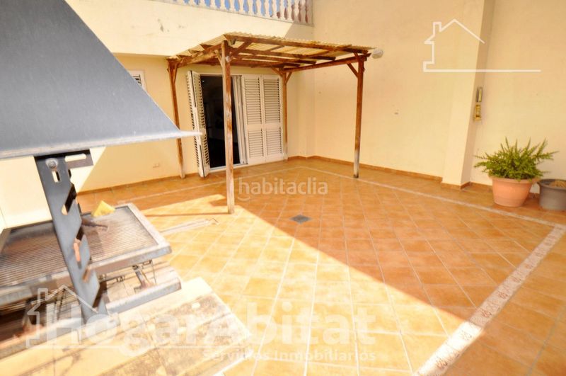Foto a4365618-69bf-49c3-9c49-beab06727848. Casa amb aparcament a Catarroja