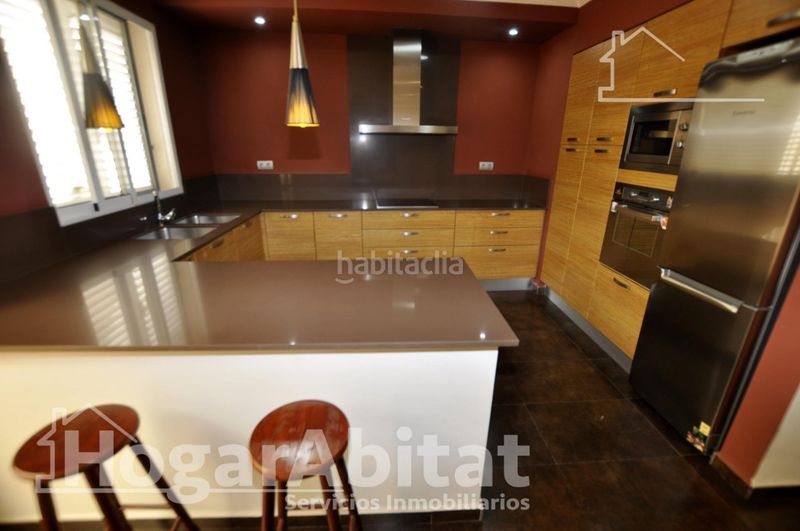 Foto a64aad84-a202-42e4-90d3-c4a95563d0d3. Casa amb aparcament a Catarroja