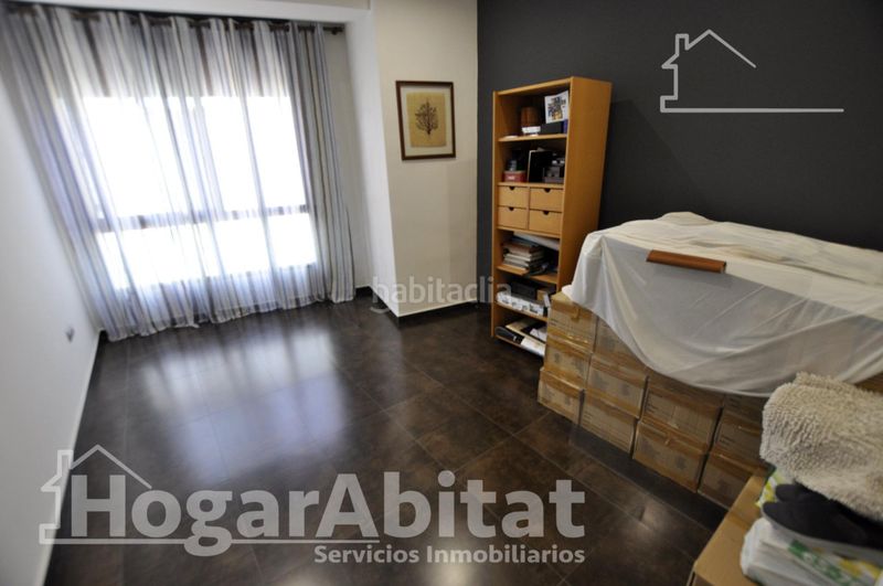 Foto aa234c0f-89d3-41f3-a28a-296b4a87875c. Casa amb aparcament a Catarroja