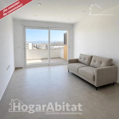Flat in El Molino. Para reformar, luminoso con terraza, garaje y amplio trastero