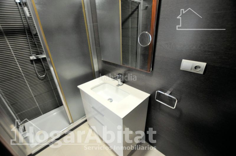 Foto 5e2df532-9bd4-4ffc-9529-1df21346a3d2. Casa amb aparcament a Catarroja