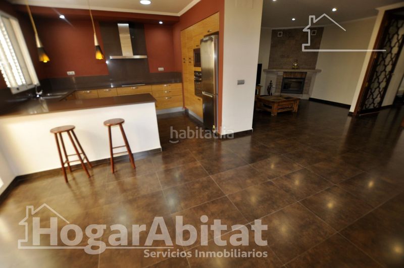 Foto 680b5cc3-f582-4641-a29b-3d07d459a507. Casa amb aparcament a Catarroja