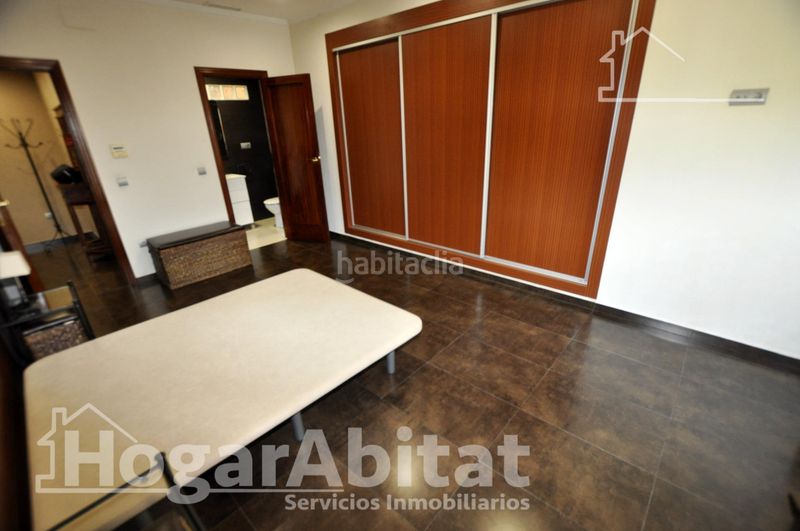 Foto 725699f2-12a1-47fb-b07b-7fe0216d3e5e. Casa amb aparcament a Catarroja