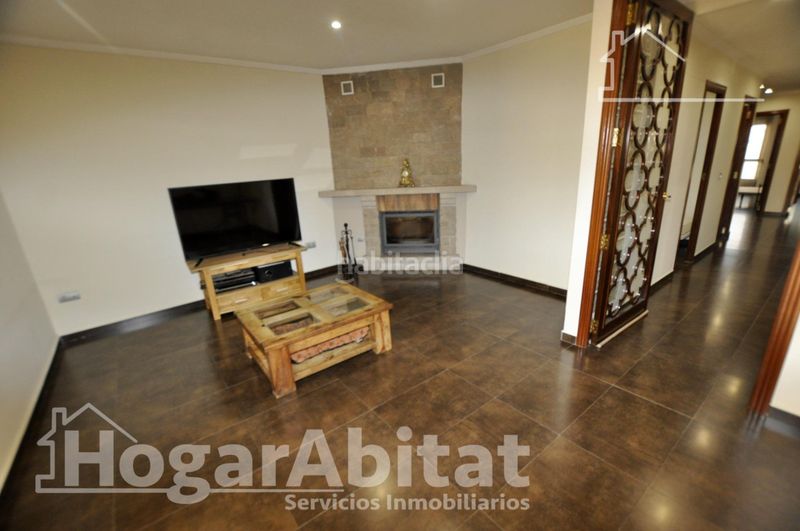 Foto bf002284-1c82-483a-a7e0-23466e7abeb5. Casa amb aparcament a Catarroja