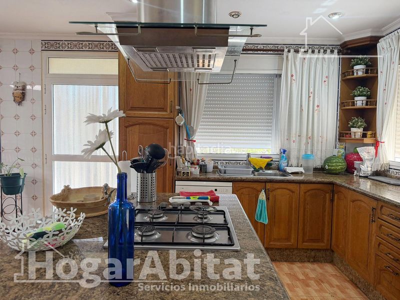 Foto 44c6c0d0-a40d-4be9-977a-9f9dba310221. Casa amb aparcament piscina a Vilamarxant