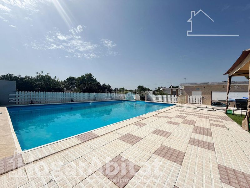 Foto 8ae62c8c-a291-4c1b-ab9e-c40454609612. Casa amb aparcament piscina a Vilamarxant