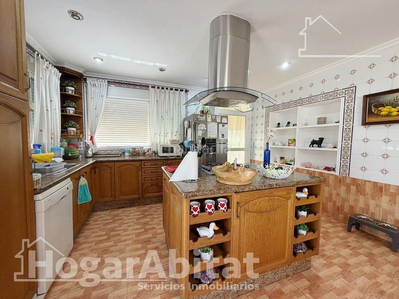 Foto afe3f985-34d6-400e-ae76-9e9723c4e0bc. Casa amb aparcament piscina a Vilamarxant