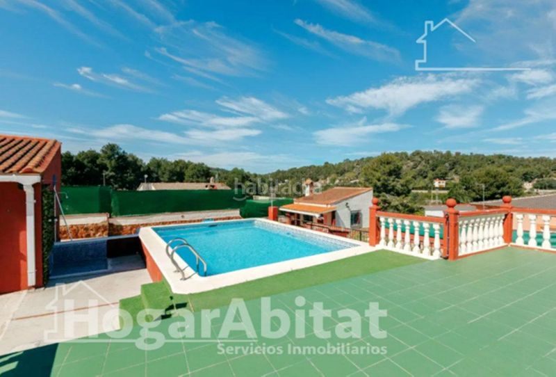 Foto 362d1f14-4f7b-47dc-ab76-af308981986c. Chalet  con piscina, garaje, terraza y barbacoa en Vilamarxant