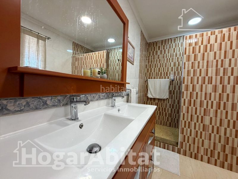 Foto 80509710-a244-4aba-a1ee-3605be317f0b. Chalet  con piscina, garaje, terraza y barbacoa en Vilamarxant