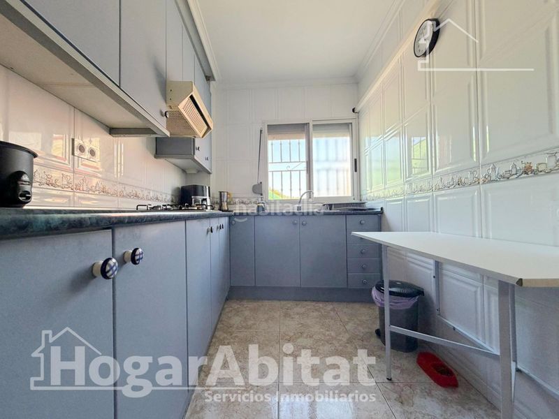 Foto 892e9839-733c-4367-b919-7444008d427b. Chalet  con piscina, garaje, terraza y barbacoa en Vilamarxant