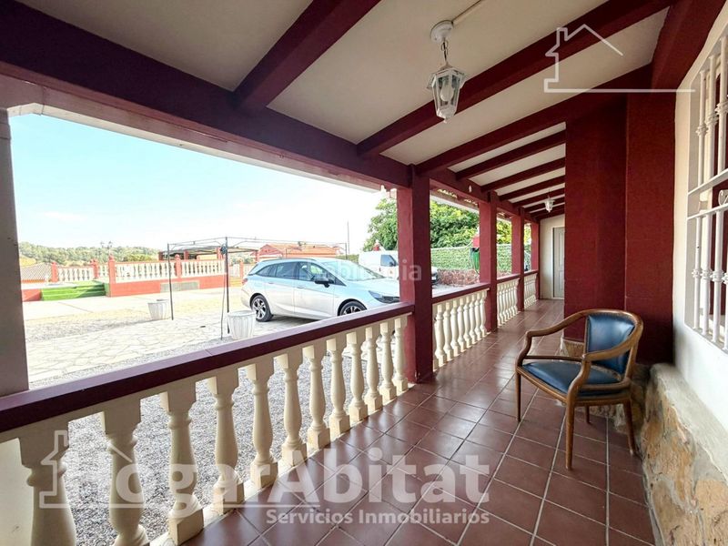Foto a41167d8-361f-422b-97fe-cecead126e0d. Chalet  con piscina, garaje, terraza y barbacoa en Vilamarxant