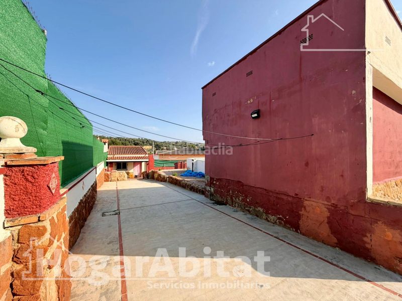 Foto ef1bd590-0617-4a0c-9679-7230bc7fe04f. Chalet  con piscina, garaje, terraza y barbacoa en Vilamarxant