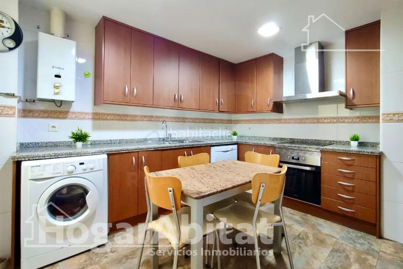 Foto 0ee4bfee-0c1c-4230-a940-b3c2918dd988. Casa adosada precioso adosado en residencial con piscina, garaje y dos terrazas en Sagunt