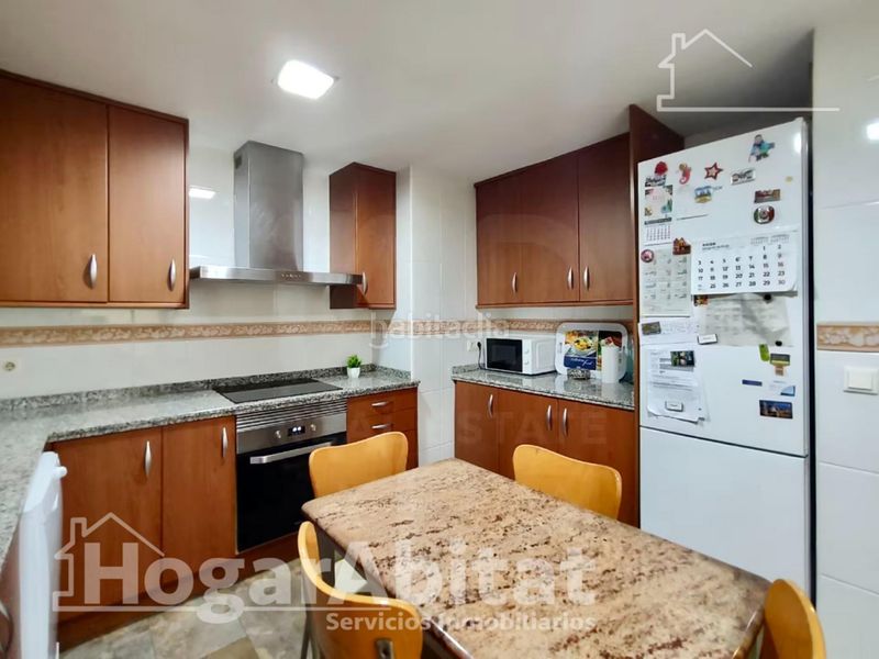 Foto 5302bf41-d914-4152-a0d1-f63b8ba12070. Casa adosada precioso adosado en residencial con piscina, garaje y dos terrazas en Sagunt