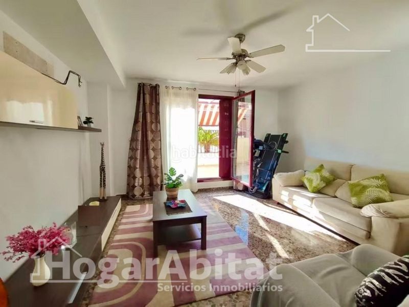 Foto 94cb9d5f-b35d-40c6-b56d-9d89adefab81. Casa adosada precioso adosado en residencial con piscina, garaje y dos terrazas en Sagunt