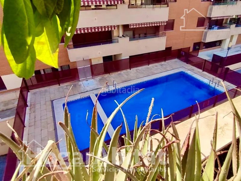 Foto a2e0f471-1007-44e3-8779-1d28c381b15d. Casa adosada precioso adosado en residencial con piscina, garaje y dos terrazas en Sagunt