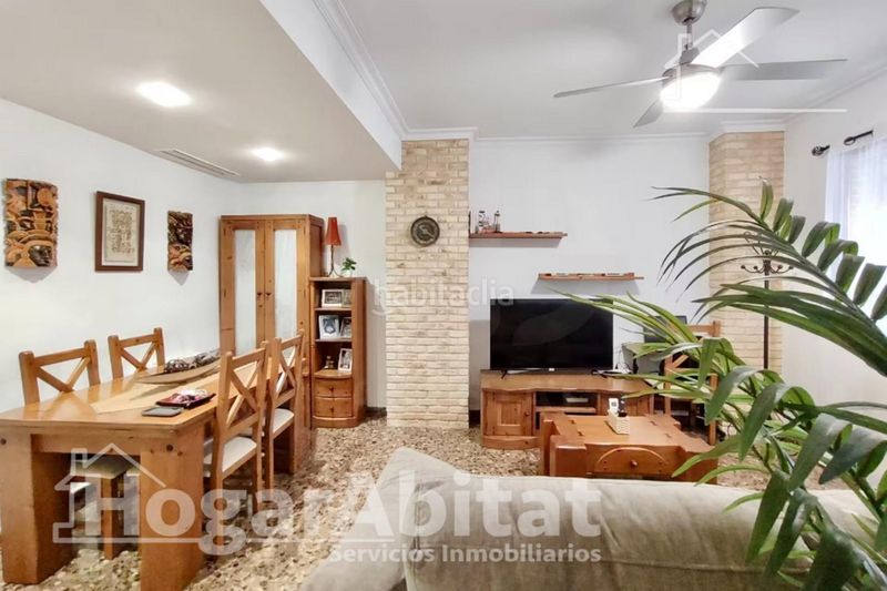Foto d3cb3286-bf8d-4464-9a6b-e598c41e3664. Casa adosada precioso adosado en residencial con piscina, garaje y dos terrazas en Sagunt