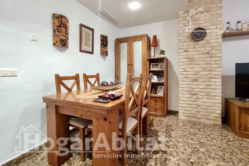 Foto e47ab006-92d2-414c-870b-c97ab0dabd7f. Casa adosada precioso adosado en residencial con piscina, garaje y dos terrazas en Sagunt